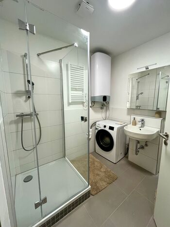 Monteursunterkunft vollmöbliert 4 Personen Arbeiterwohnung Bild 5