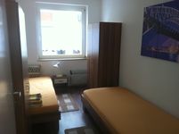 Schlafzimmer (1/2), 4 Personen Wohnung