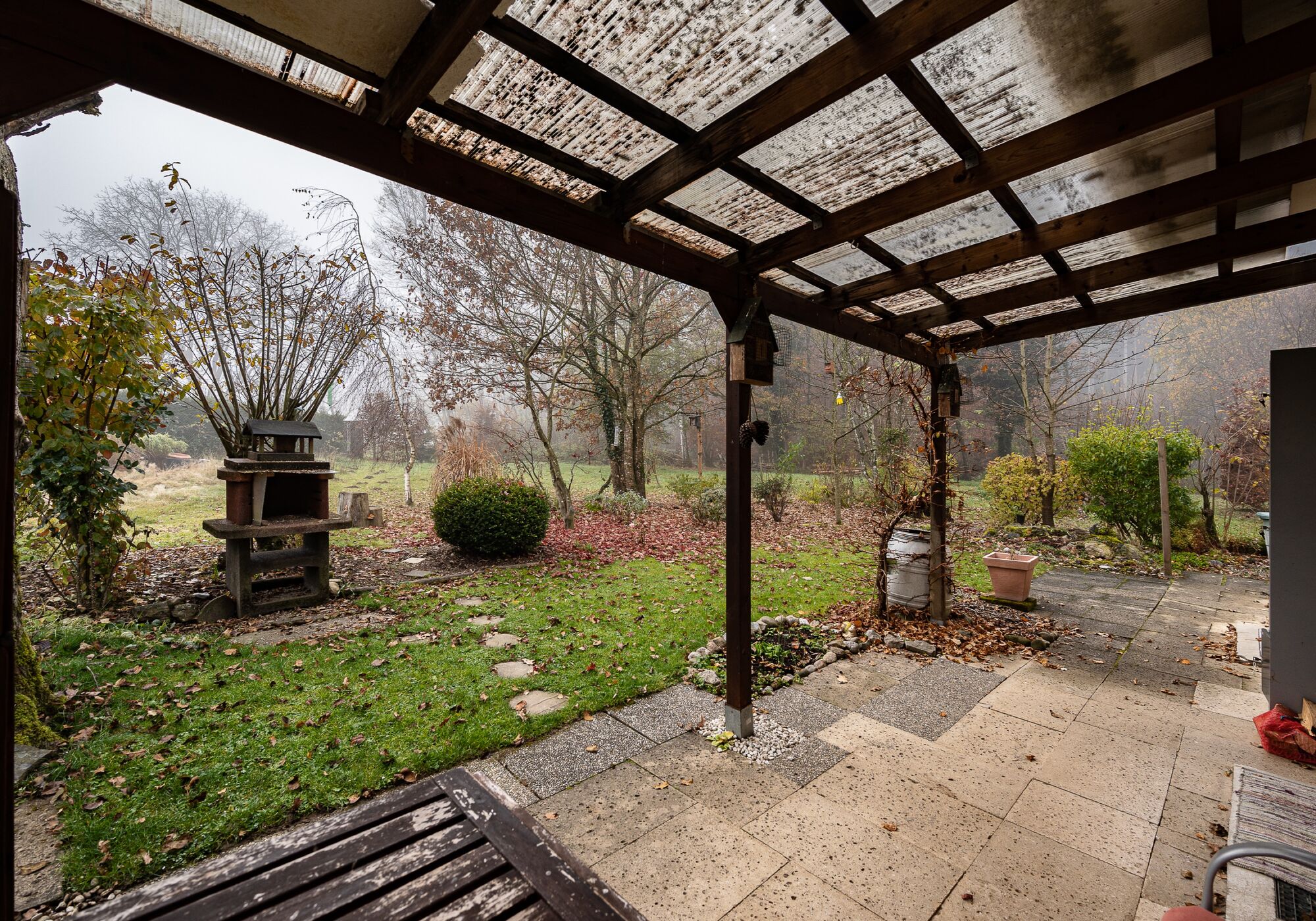 Tolle Terrasse mit großem Garten