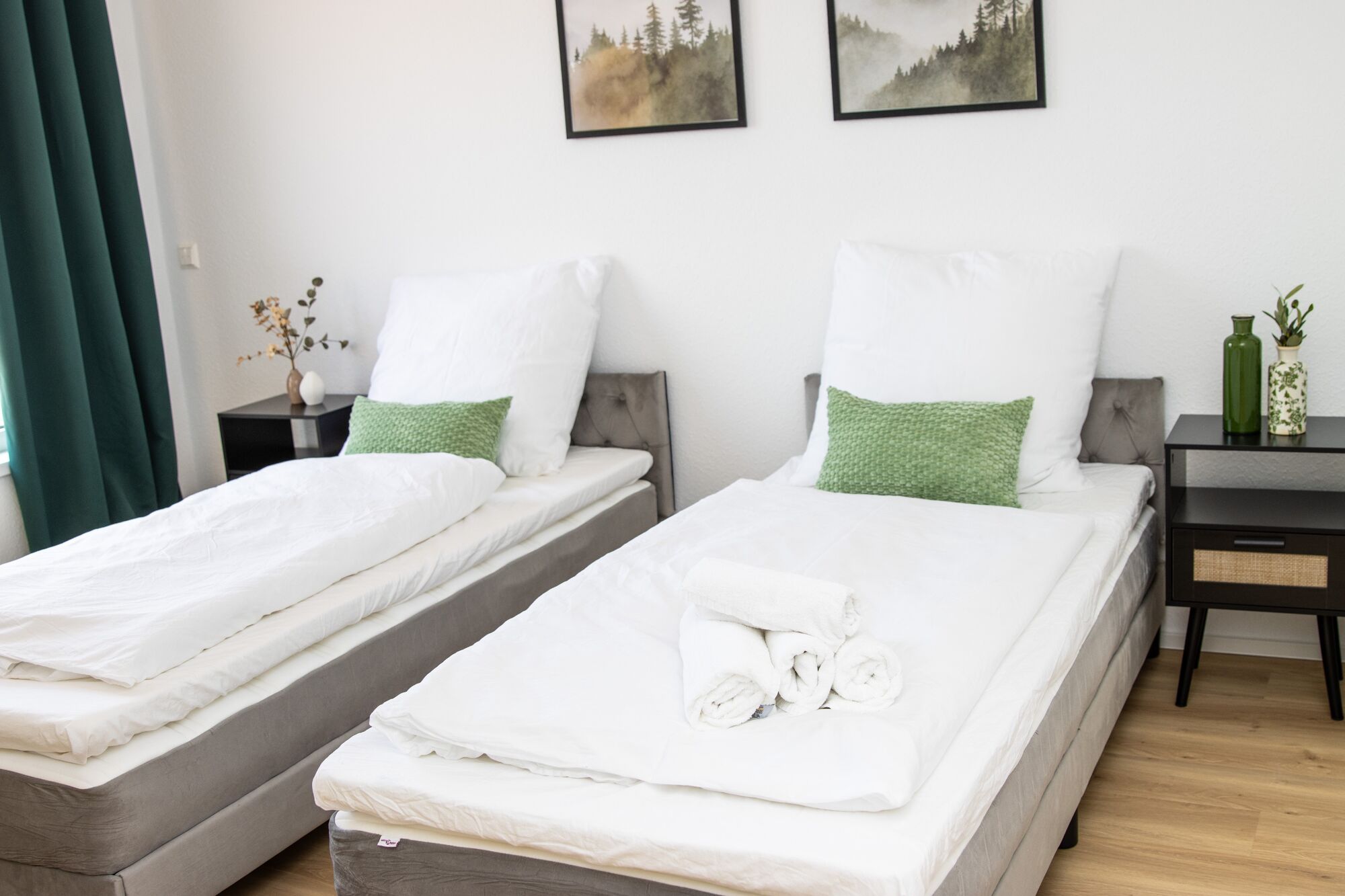 Schlafzimmer 1