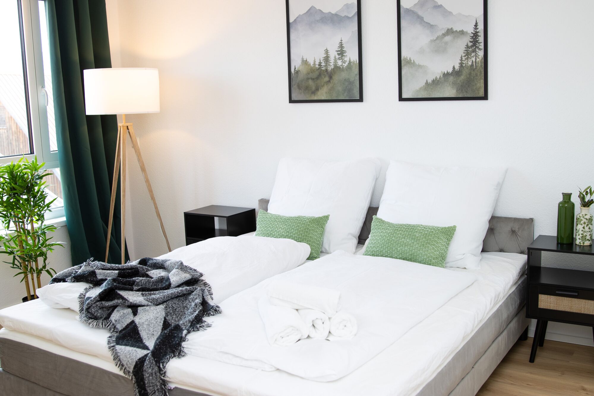 Schlafzimmer 1