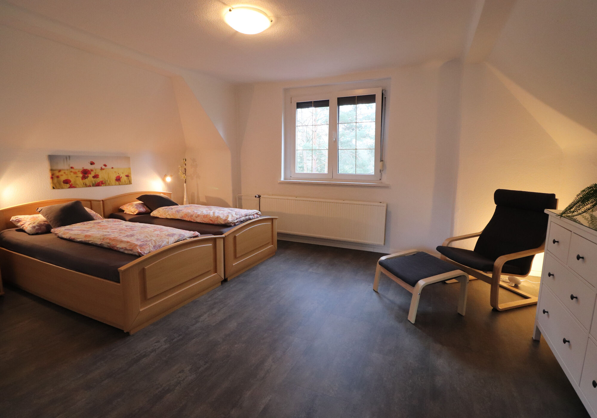 Schlafzimmer 1