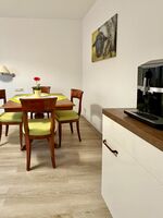 Schlösschen am Rhinufer Bild 4