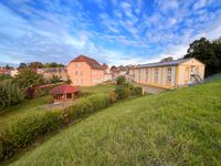 Schlösschen am Rhinufer Bild 1