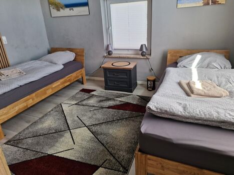 Zentrale Stadtvilla in Heide mit riesiger Stellfläche Bild 4