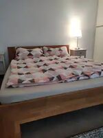 Schlafzimmer mit Doppelbett