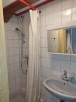 Klo und Dusche Zimmer 5