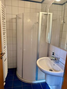 2x Dusche/2xWC im Haus