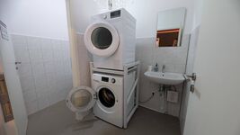 Platz für Waschmaschine und Trockner