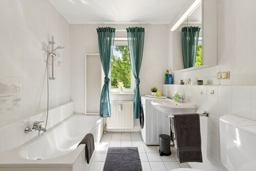 Wohnung nahe an der Autobahn mit Balkon Bild 4