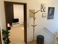 Diele mit Blick ins Wohn-/Schlafzimmer