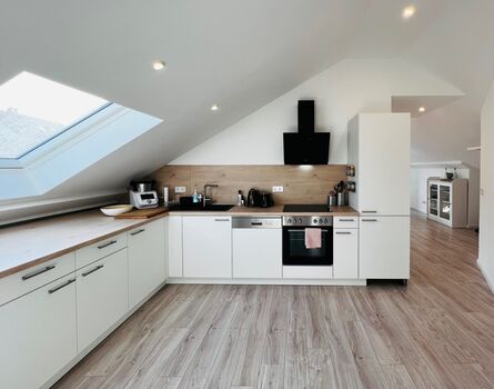 Ganze DG Wohnung für 4 Personen