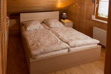 Schlafzimmer Doppelbett im OG