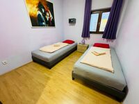 Dein Apartment auf Zeit # Parking/Highway/Subway Bild 2