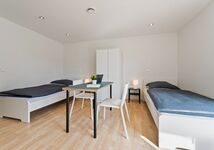 Schlafzimmer 1- Vorderhaus EG