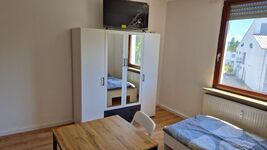 Zimmer mit Fernseher
