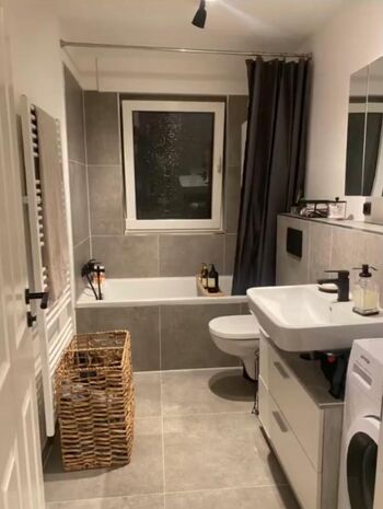 Moderne und hochwertig möblierte Wohnung mit Balkon Picture 4