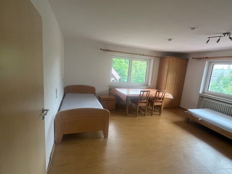 Zimmer 3 Große Wohnung