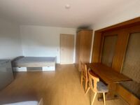 Zimmer 2 Große Wohnung