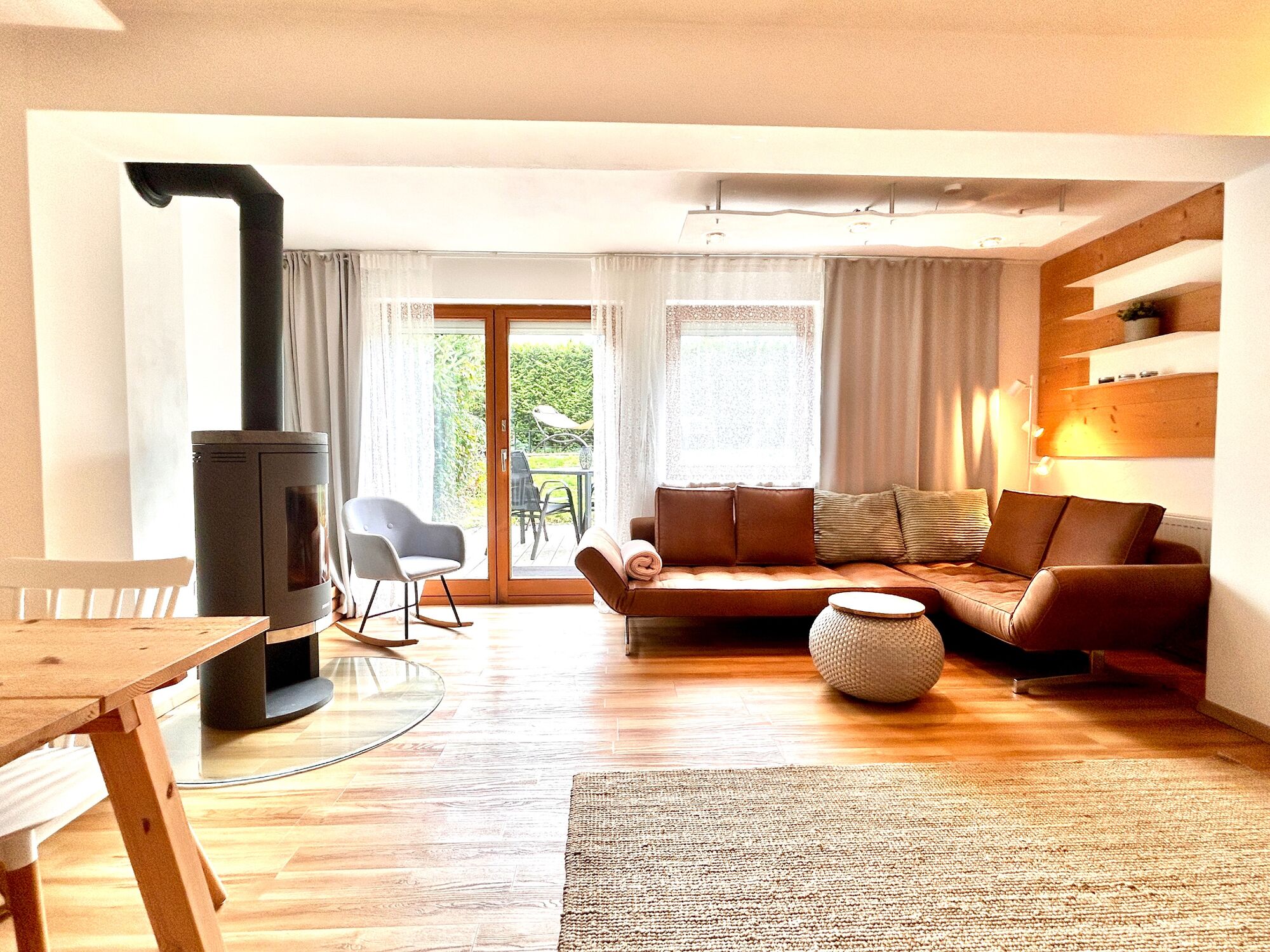 Wohnzimmer GARTEN mit Kamin