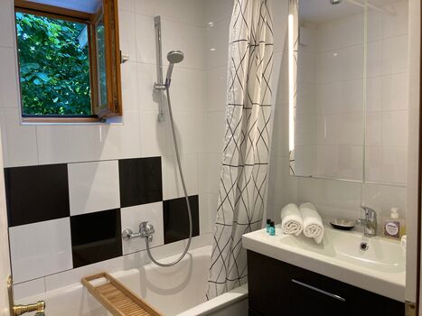 Badezimmer GARTEN mit Badewanne