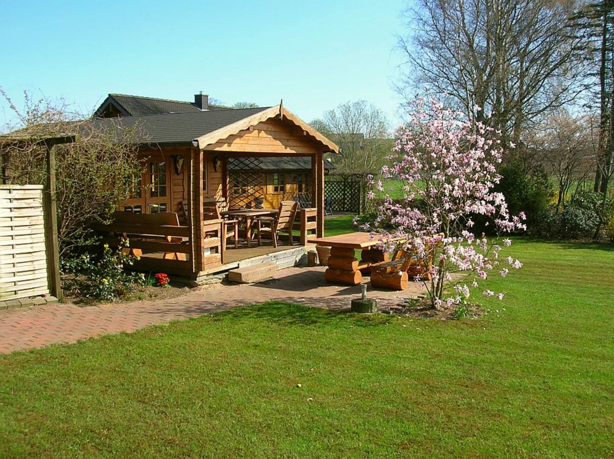 Kleines Blockhaus mit Veranda