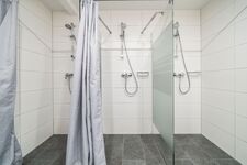Gemeinschaftsdusche