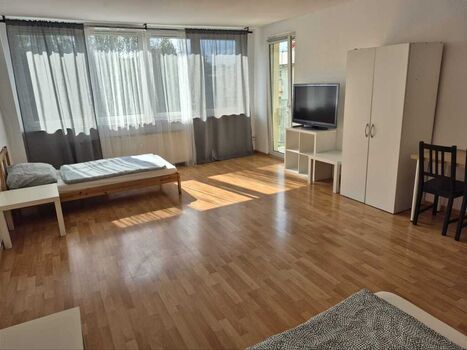 Schlafzimmer 1