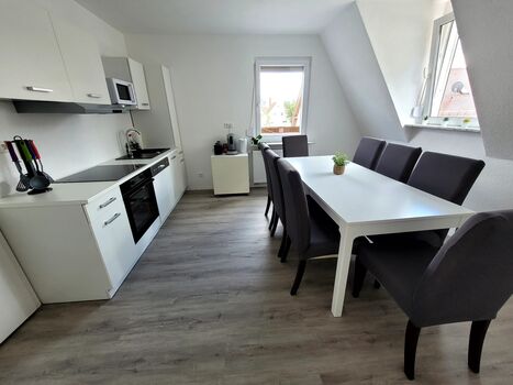 Küche und Esszimmer