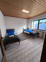 3 Zimmerwohnung mit 6 Betten Parkplatz Messe Monteure Teams Bild 3