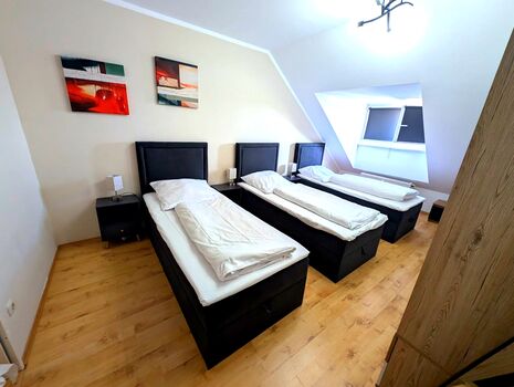 Grosse komfortable Wohnung für max. 6 Personen Picture 2
