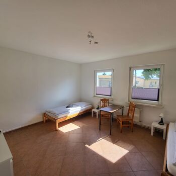 Monteurhaus Nähe Halle – 10 Personen – Parkplatz – 5 min zur A14 Picture 2