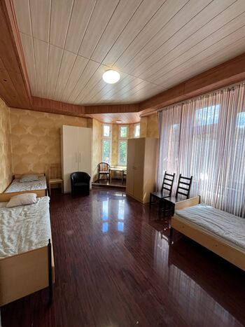Gästezimmer (2) mit zusätzlichen Kühlschrank