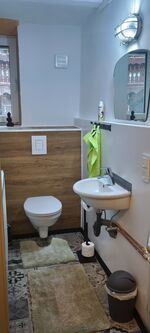 8 Betten, 6 Zimmer mit Schreibtisch, 4 Badezimmer, 2 Küchen Bild 24