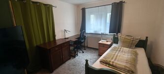 8 Betten, 6 Zimmer mit Schreibtisch, 4 Badezimmer, 2 Küchen Bild 28