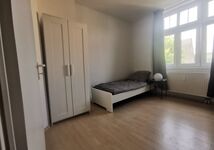 Günstige Wohnung in Berlin-Adlershof mit Küche und Bad Bild 2