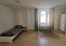 Günstige Wohnung in Berlin-Adlershof mit Küche und Bad Bild 3