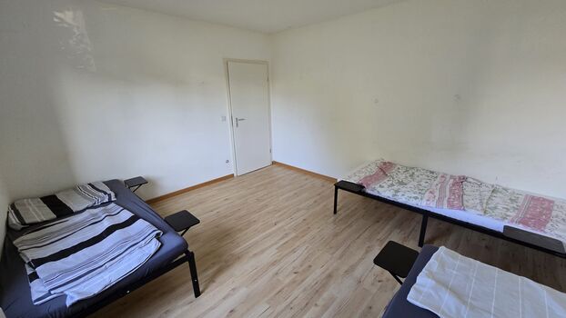 Frechen 4 Zimmer Wohnung mit 8 Betten Bild 2