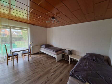 Monteurwohnung RoomWork24 – bis 6 Personen | Parkplatz Bild 2