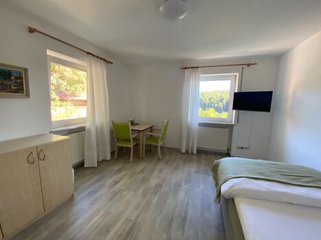 Am Autobahnkreuz A70/A9 in Alleinlage Bild 4