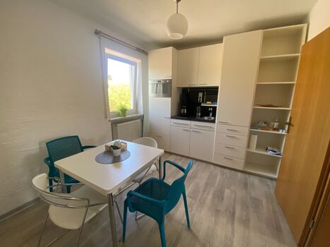 Am Autobahnkreuz A70/A9 in Alleinlage Bild 3