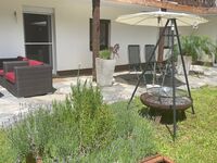 innenliegender Garten mit Grillmöglichkeit