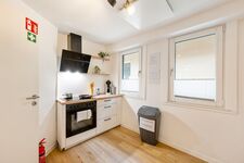 Herd mit Backofen und Kochzubehör