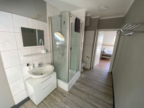 EMAS 8 / Whg. mit 2 Einzelbetten, WLAN, Küche, Waschmaschine Picture 3