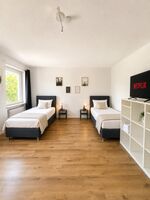 Workerslodge Krefeld für 2-30 Gäste mit Stellplatz & Balkon Bild 1