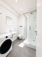 Workerslodge Krefeld für 2-30 Gäste mit Stellplatz & Balkon Bild 2