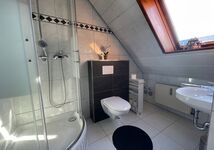 Bad mit Dusche & WC DG (Bathroom with shower 2.Floor)