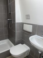 Zimmer und Wohnnugen in TOP LAGE! Bild 9