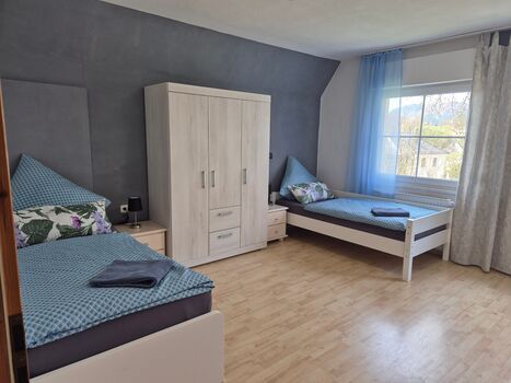 Haus in Biedenkopf mit 4 Zimmern + 2 Badezimmer Picture 1