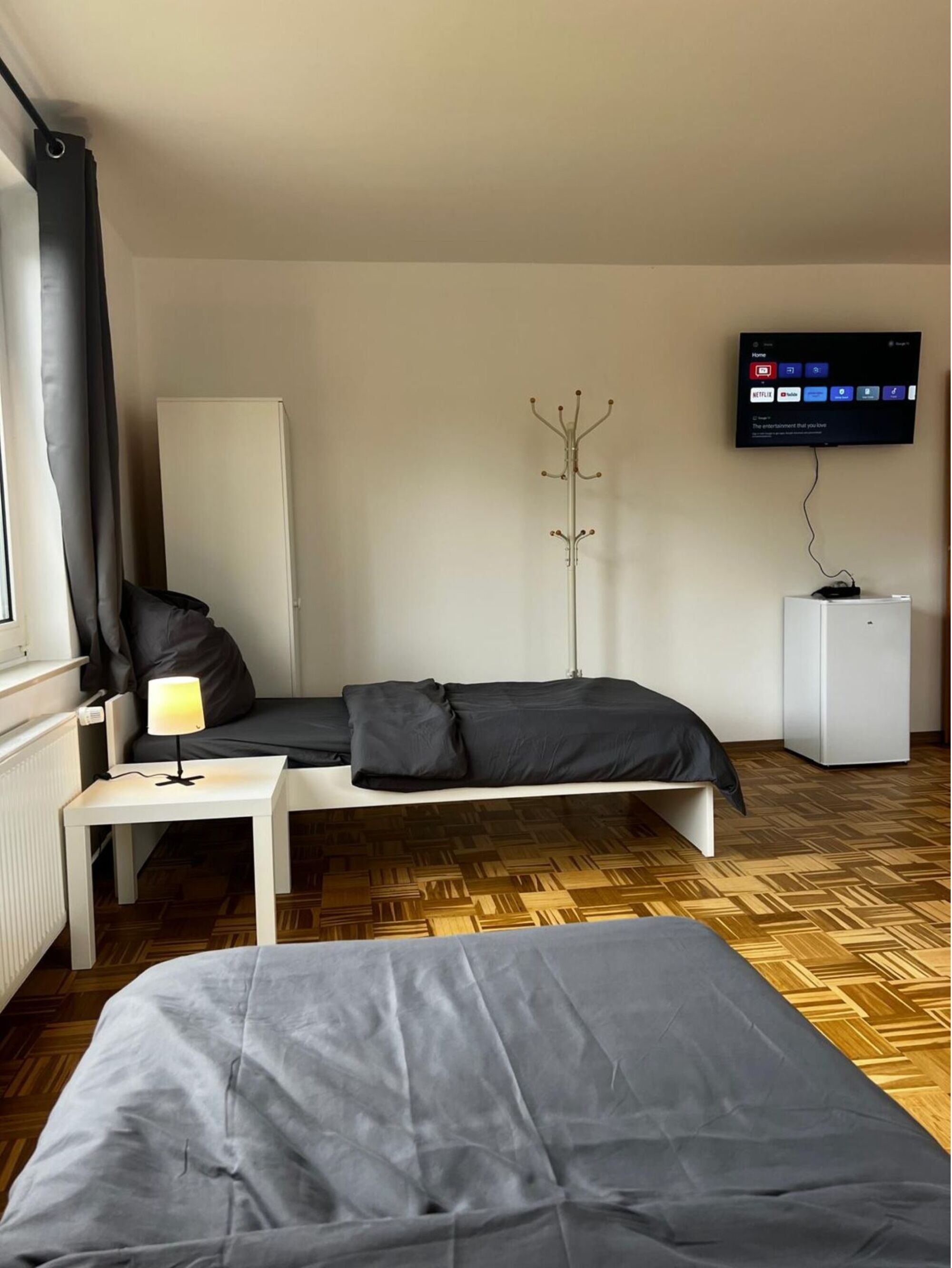 Schlafzimmer 1